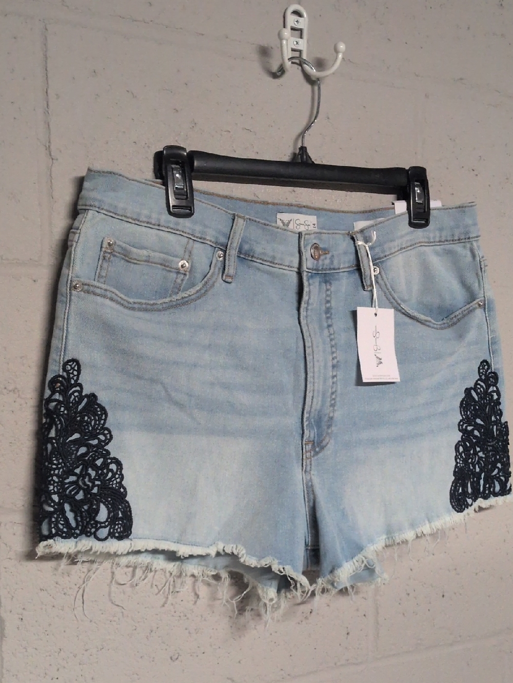 Jessica Simpson Light Wash High Rise Cutoff Jean Short Sz 14 NWT, Rodeo Style - Picture 3 of 9